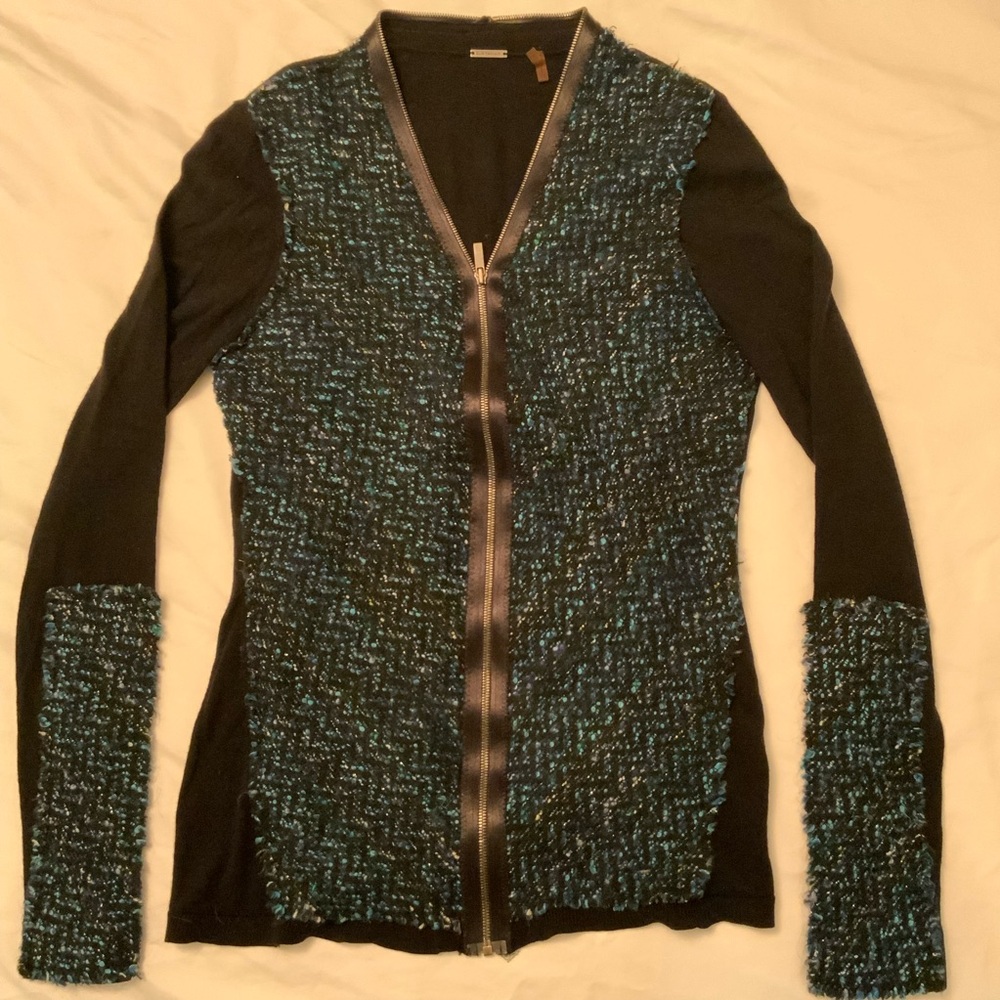 Elie Tahari Textured Black and Blue sweater